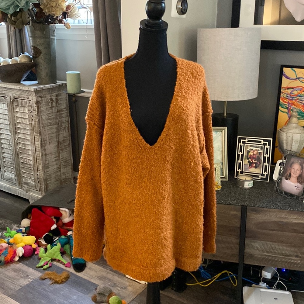 FreePeople size large really comfy warm sweater love the sweater